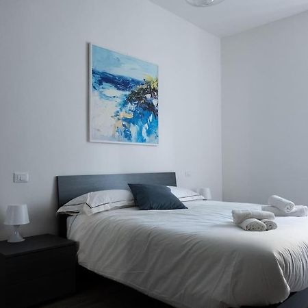 Private Room: The Port Apartment Scirocco Livorno Kültér fotó