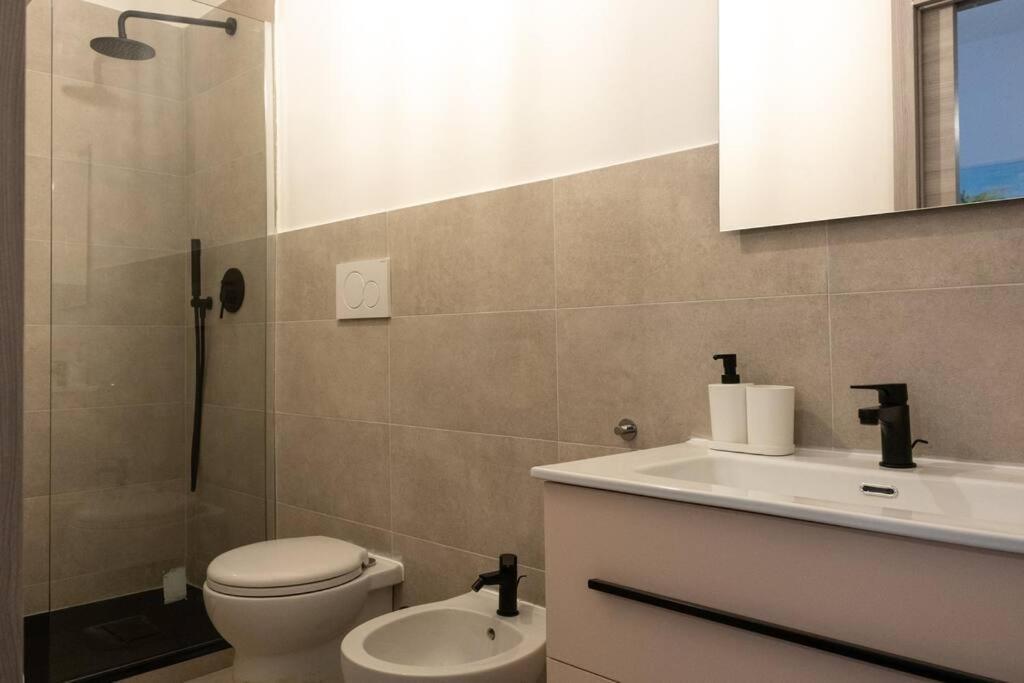 Private Room: The Port Apartment Scirocco Livorno Kültér fotó